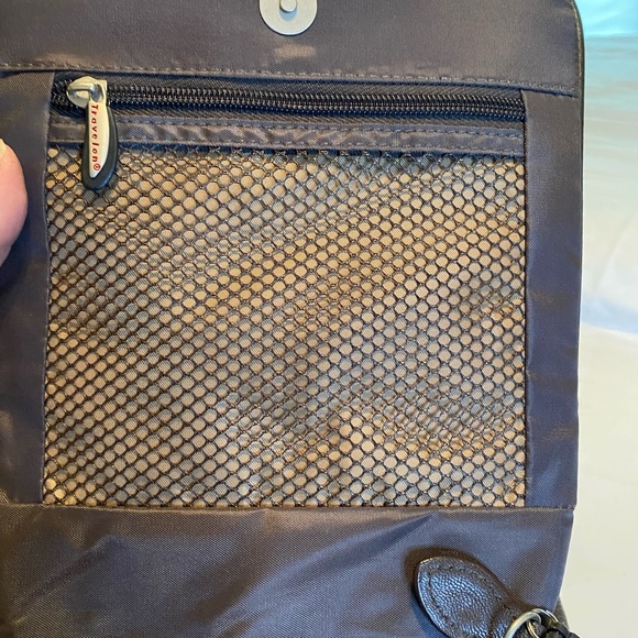 Travelon unisex brown leather crossbody - Picture 7 of 13